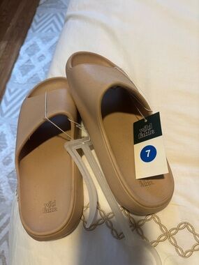 wild fable tan slide sandals